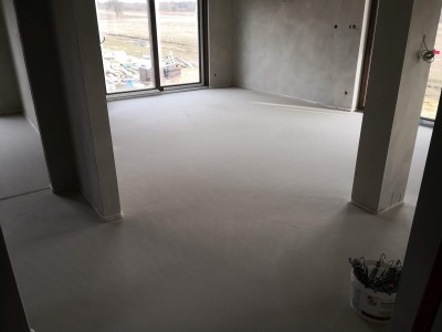 4 ry godziny cieżkiej pracy :)  i 180m2 wylewki zrobione na gotowo