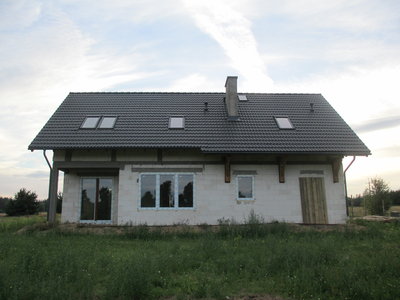 tył